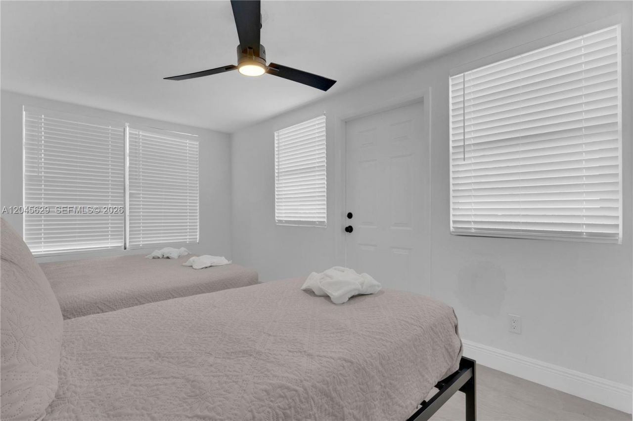 1016 SW 22nd Ter, Fort Lauderdale, FL 33312 Photo