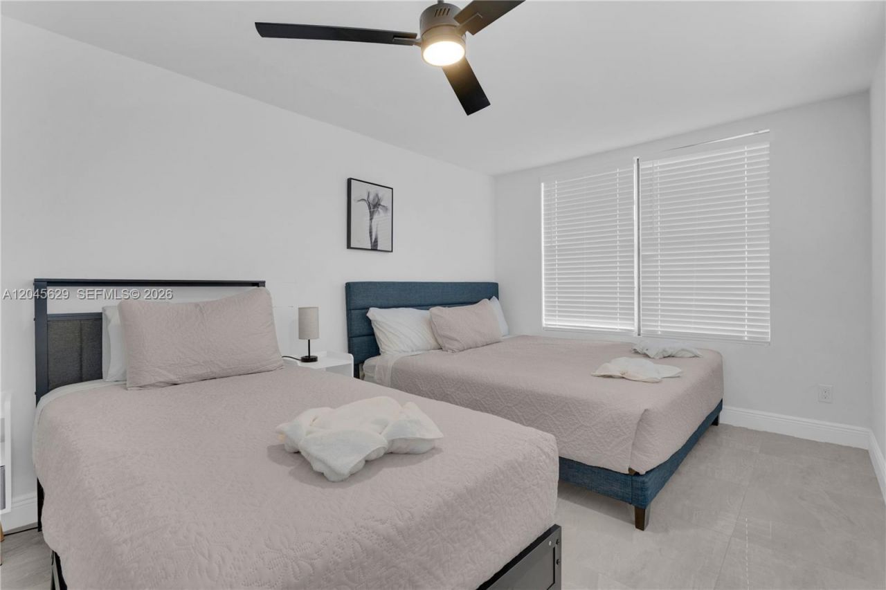 1016 SW 22nd Ter, Fort Lauderdale, FL 33312 Photo