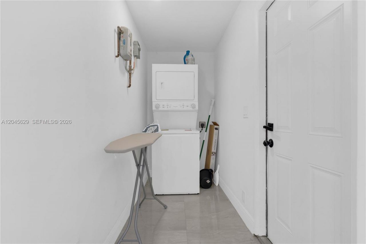1016 SW 22nd Ter, Fort Lauderdale, FL 33312 Photo