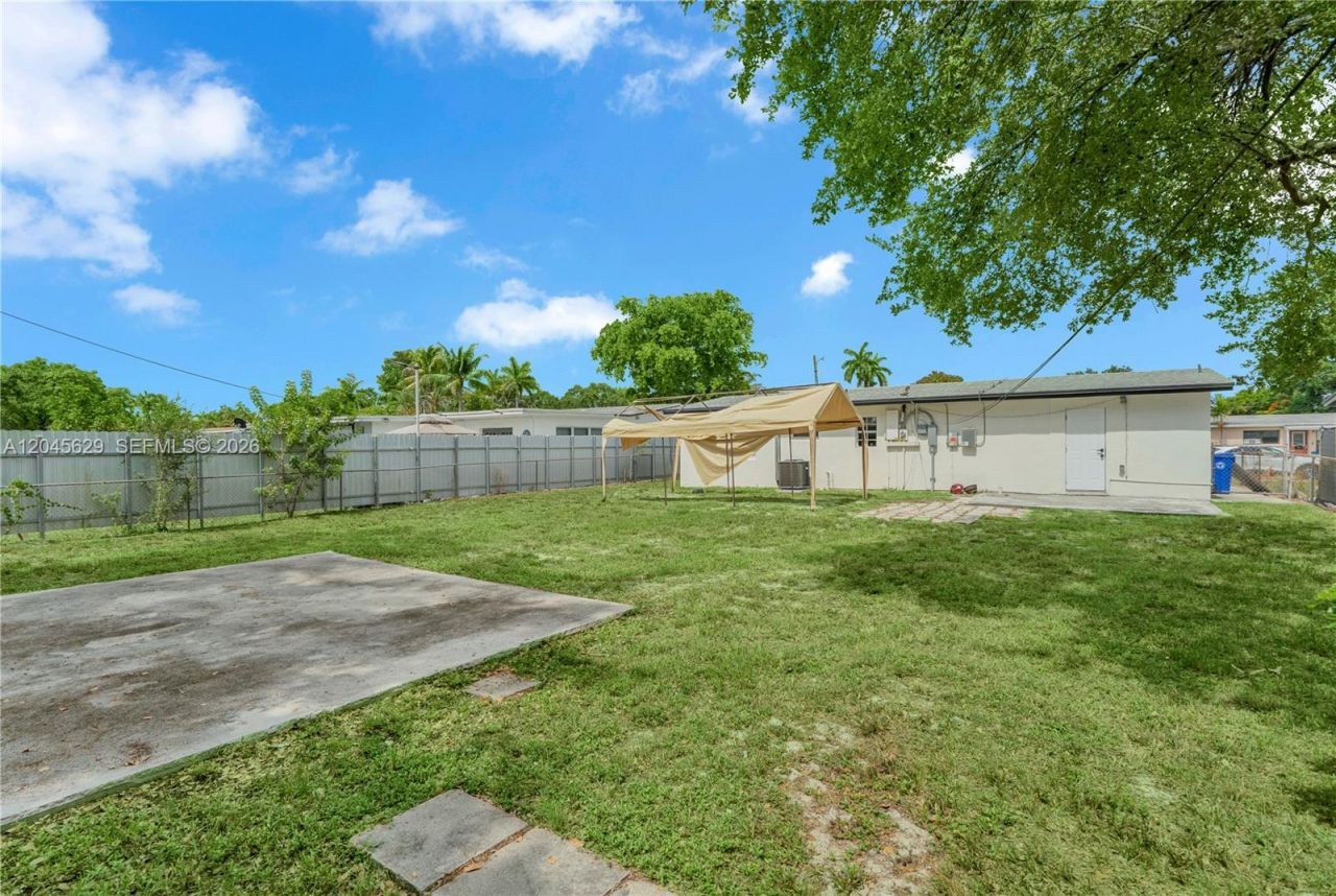 1016 SW 22nd Ter, Fort Lauderdale, FL 33312 Photo