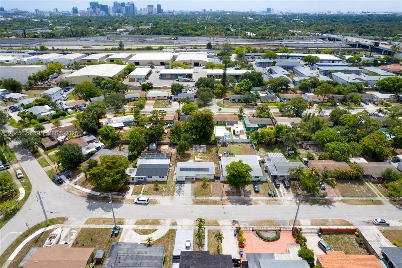 1016 SW 22nd Ter, Fort Lauderdale, FL 33312 Photo