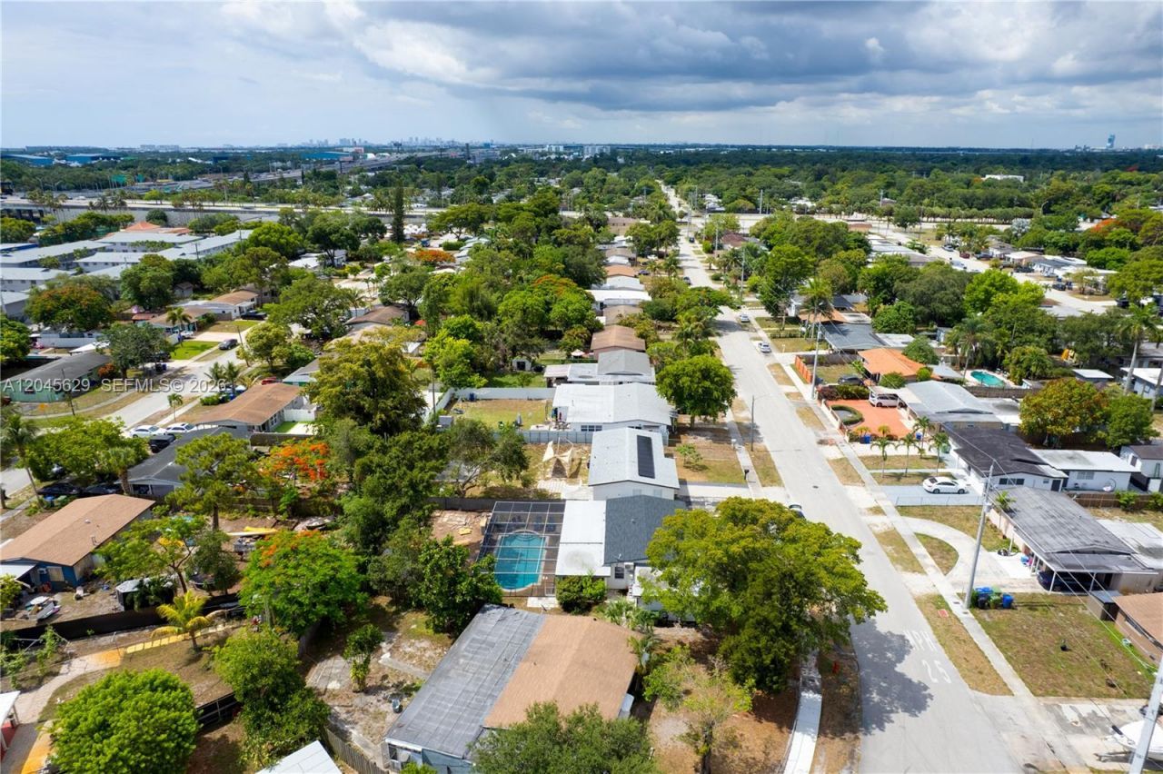 1016 SW 22nd Ter, Fort Lauderdale, FL 33312 Photo