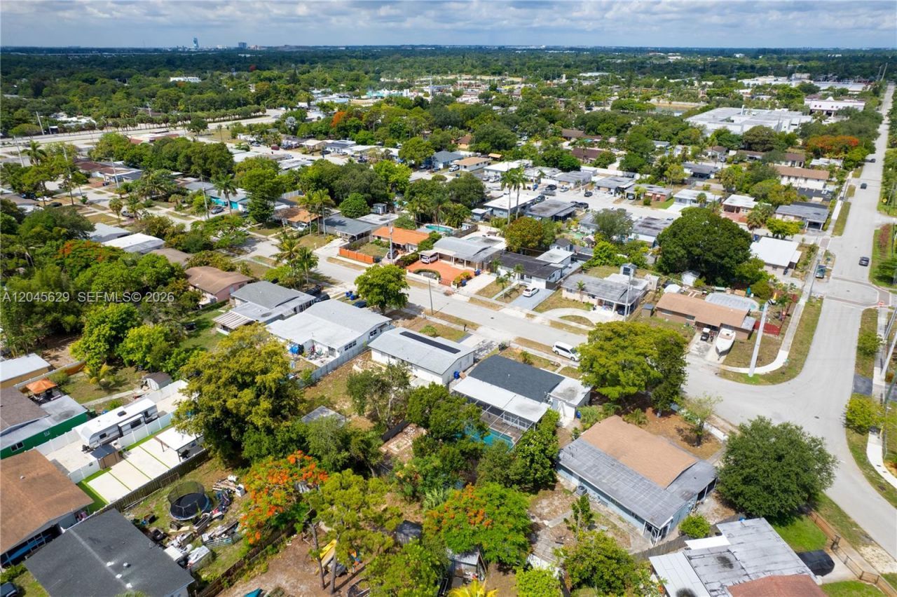 1016 SW 22nd Ter, Fort Lauderdale, FL 33312 Photo