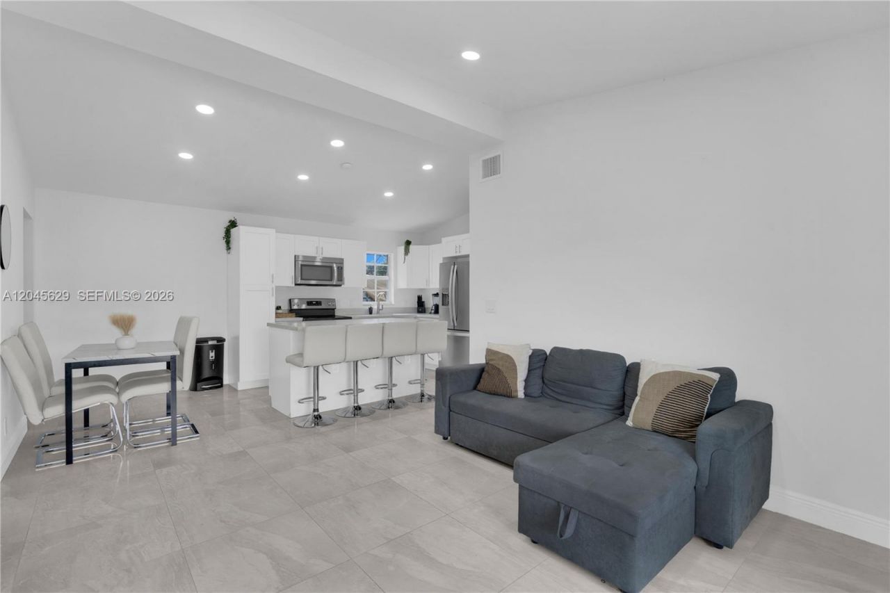 1016 SW 22nd Ter, Fort Lauderdale, FL 33312 Photo