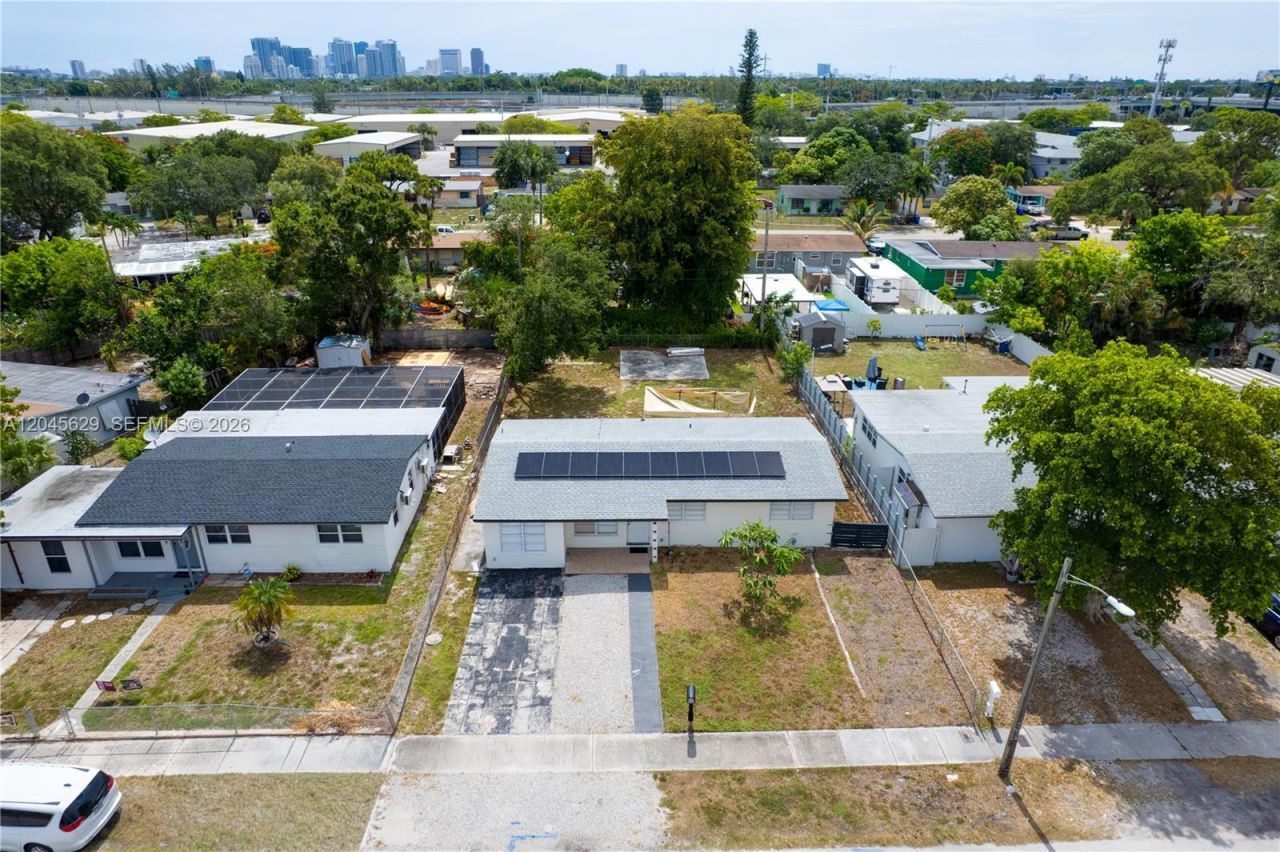 1016 SW 22nd Ter, Fort Lauderdale, FL 33312 Photo