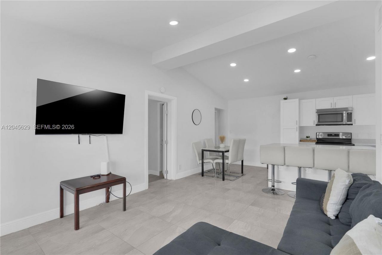 1016 SW 22nd Ter, Fort Lauderdale, FL 33312 Photo