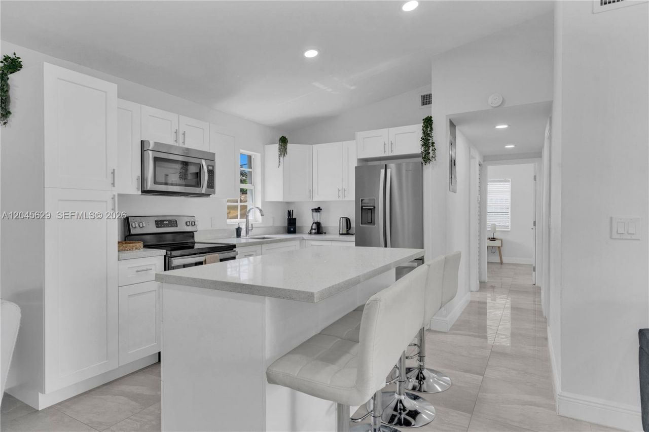 1016 SW 22nd Ter, Fort Lauderdale, FL 33312 Photo