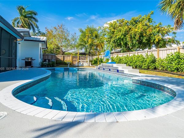 714 NE 2nd St , Pompano Beach, FL 33060