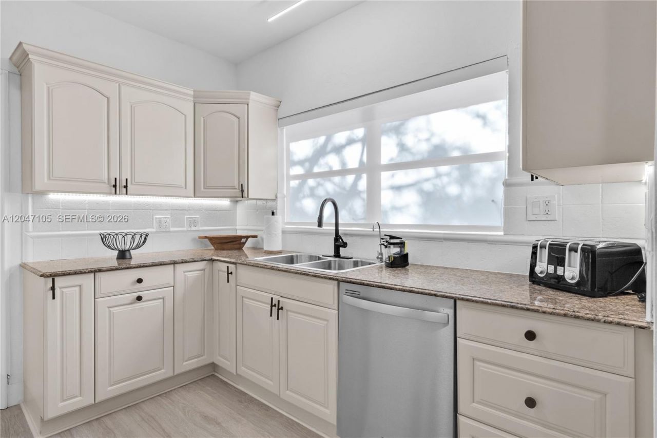 714 NE 2nd St , Pompano Beach, FL 33060 Photo