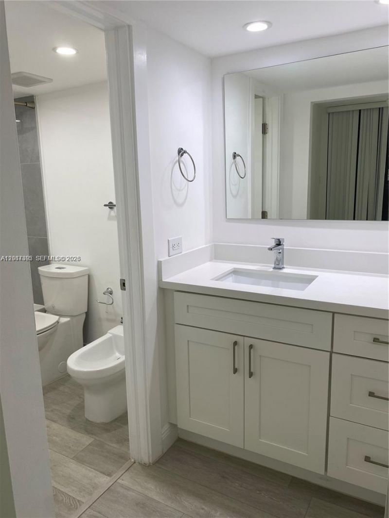 911 E Ponce De Leon Blvd , Unit 301, Coral Gables, FL 33134 Photo