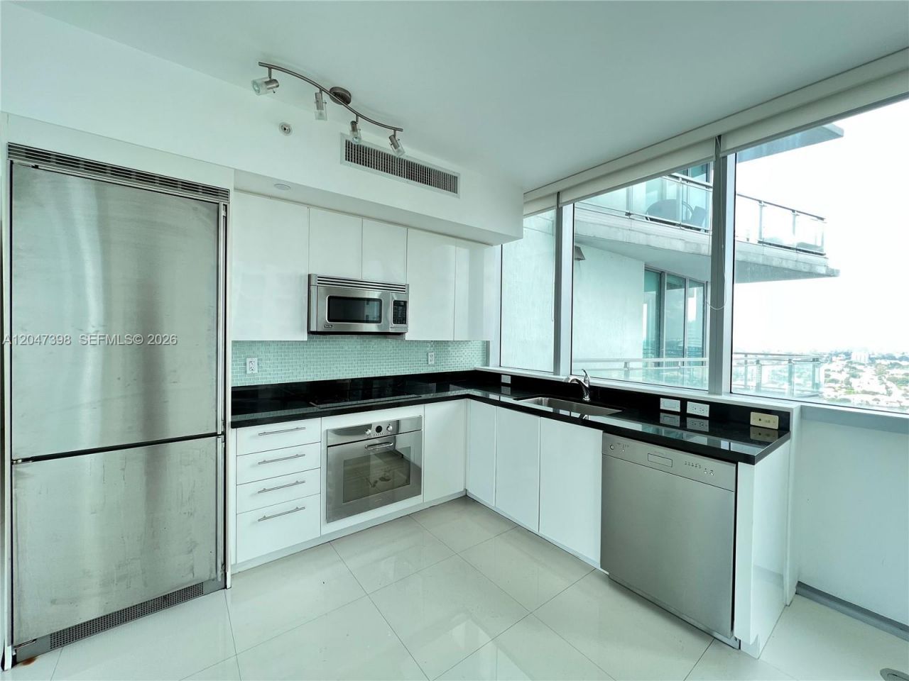 92 SW 3rd St , Unit 3310, Miami, FL 33130 Photo