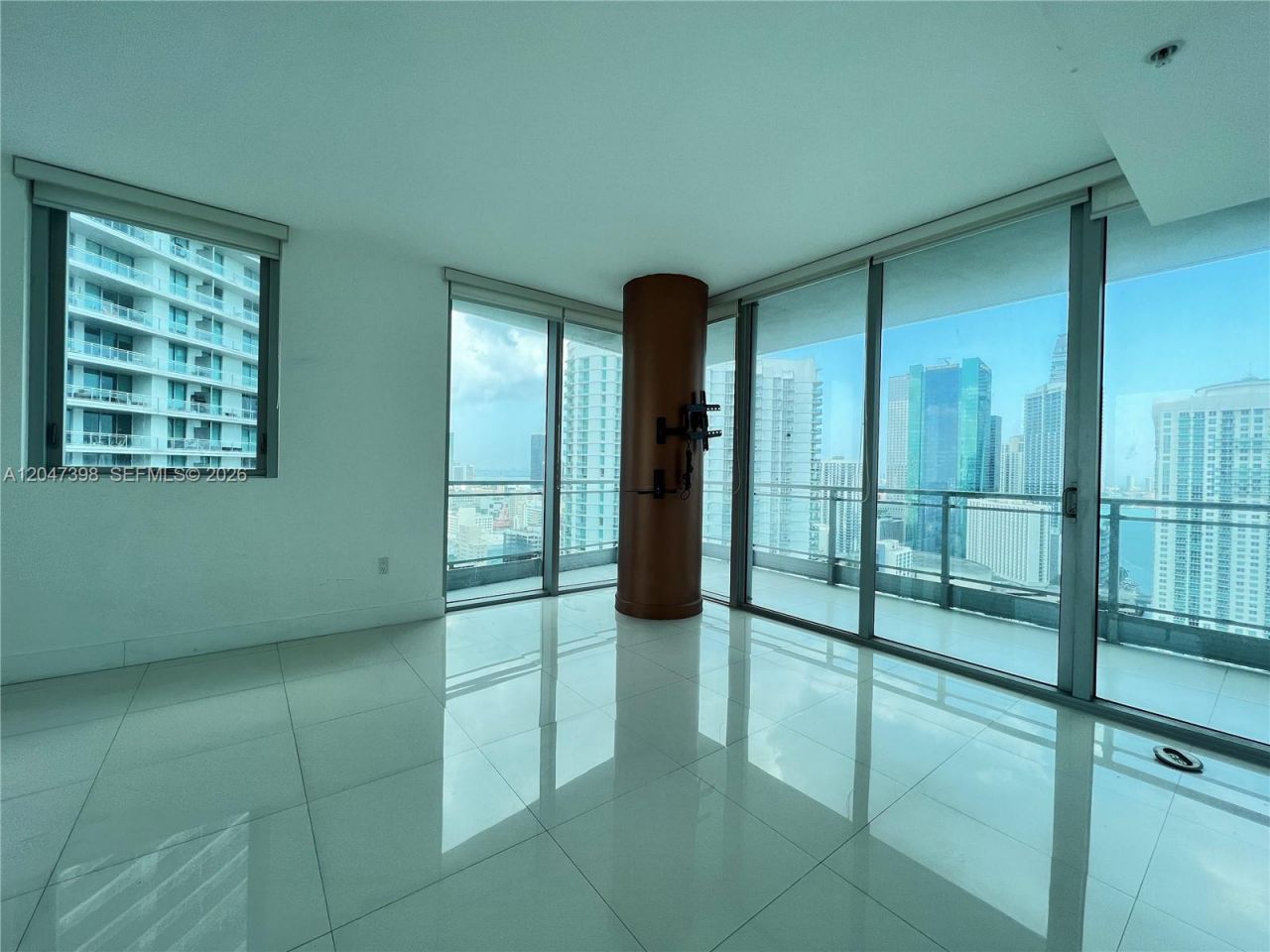 92 SW 3rd St , Unit 3310, Miami, FL 33130 Photo