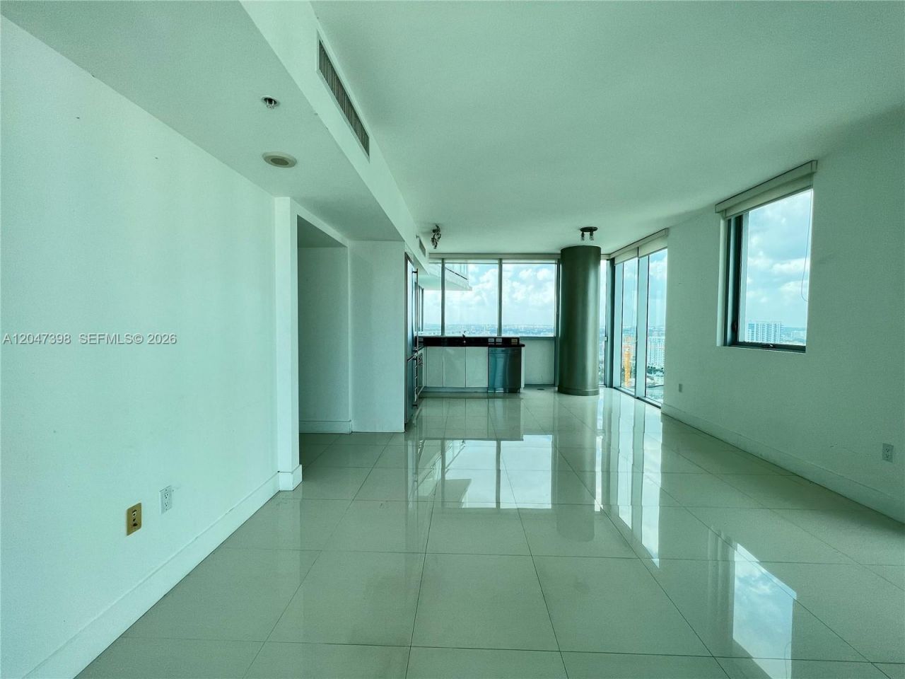 92 SW 3rd St , Unit 3310, Miami, FL 33130 Photo
