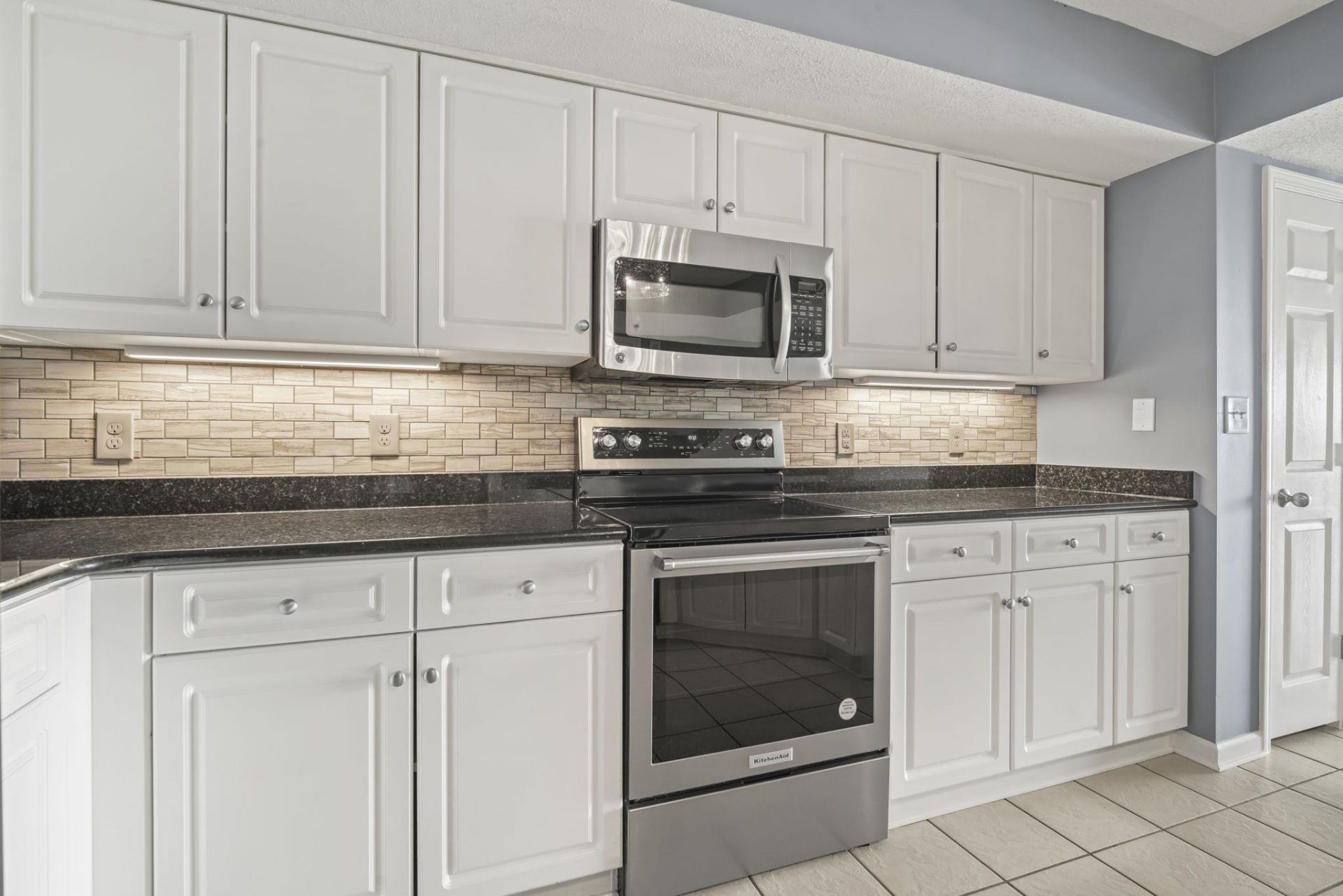 2151 Bridge View Ct. Photo 10