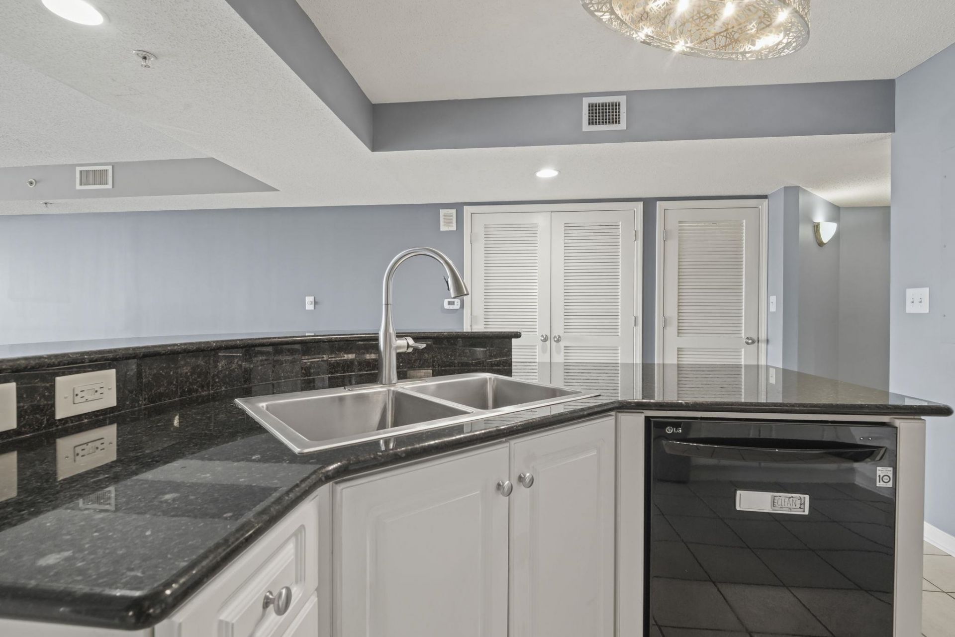 2151 Bridge View Ct. Photo 11
