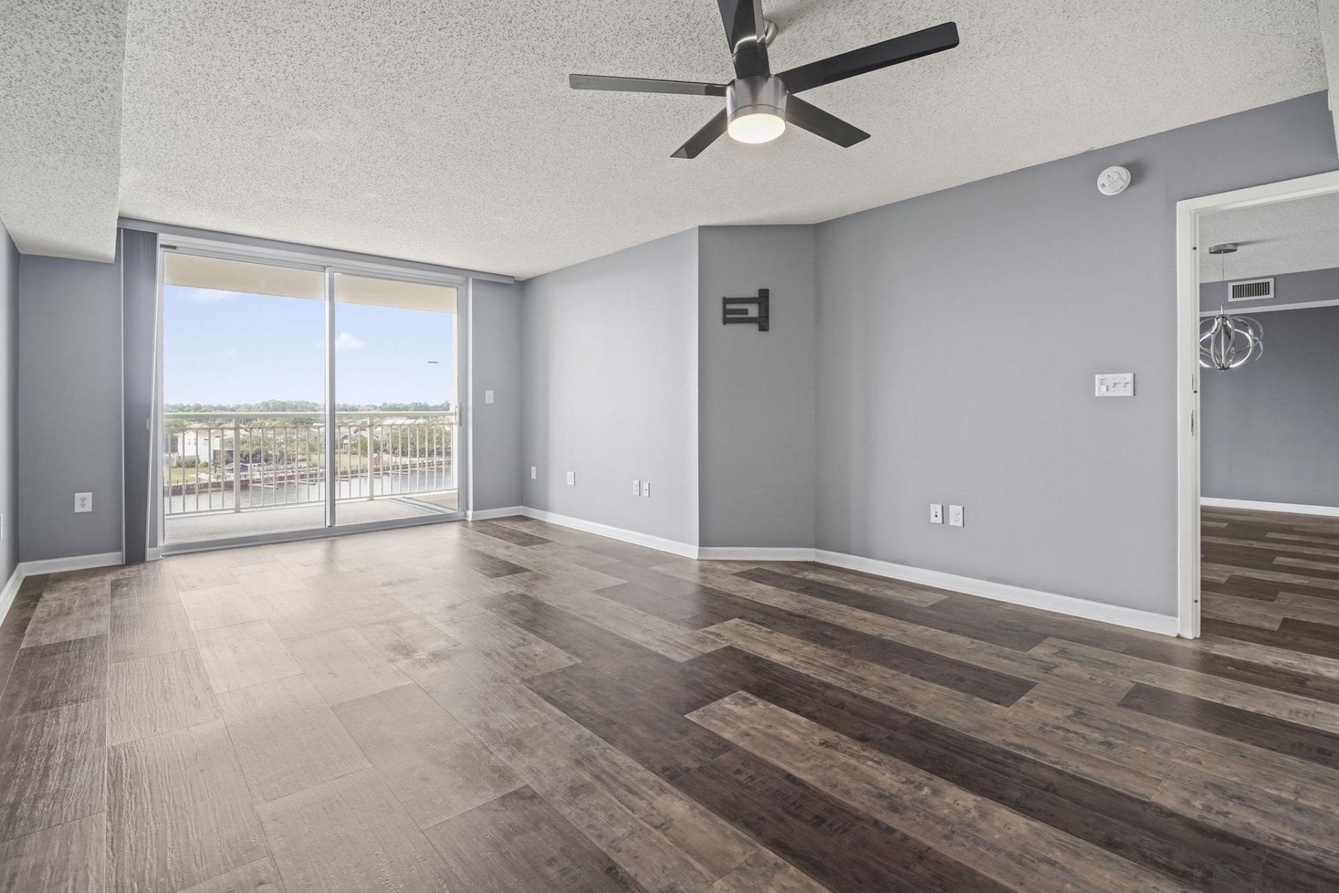 2151 Bridge View Ct. Photo 22