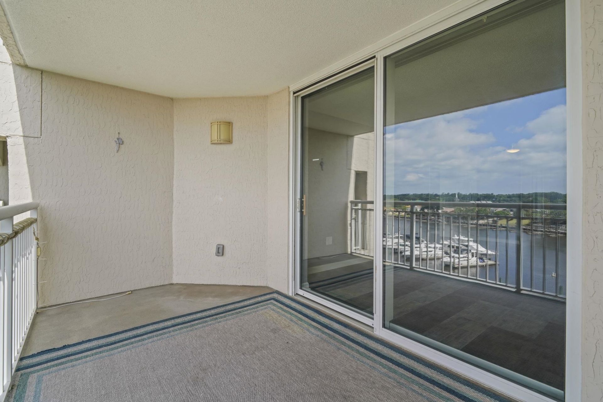 2151 Bridge View Ct. Photo 37