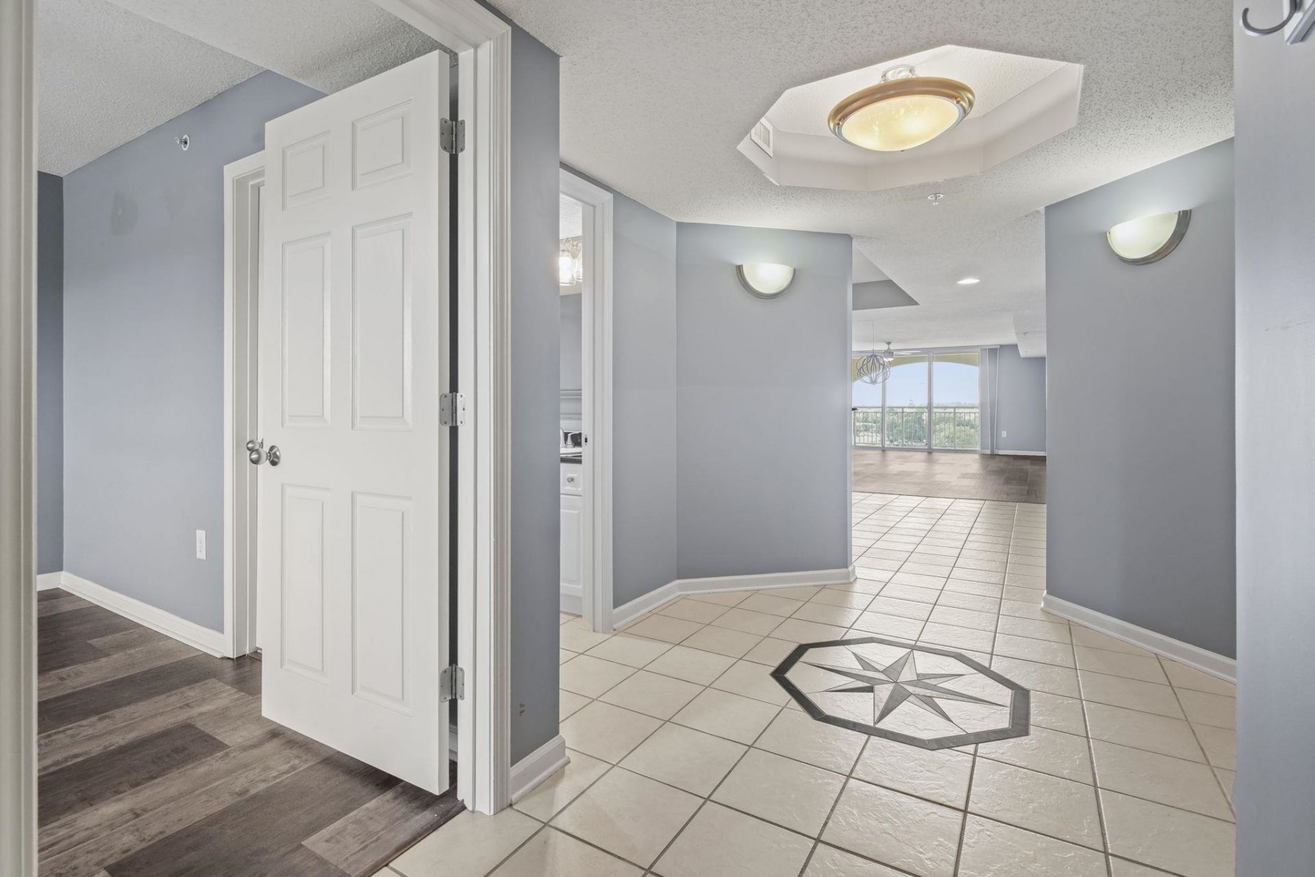 2151 Bridge View Ct. Photo 4
