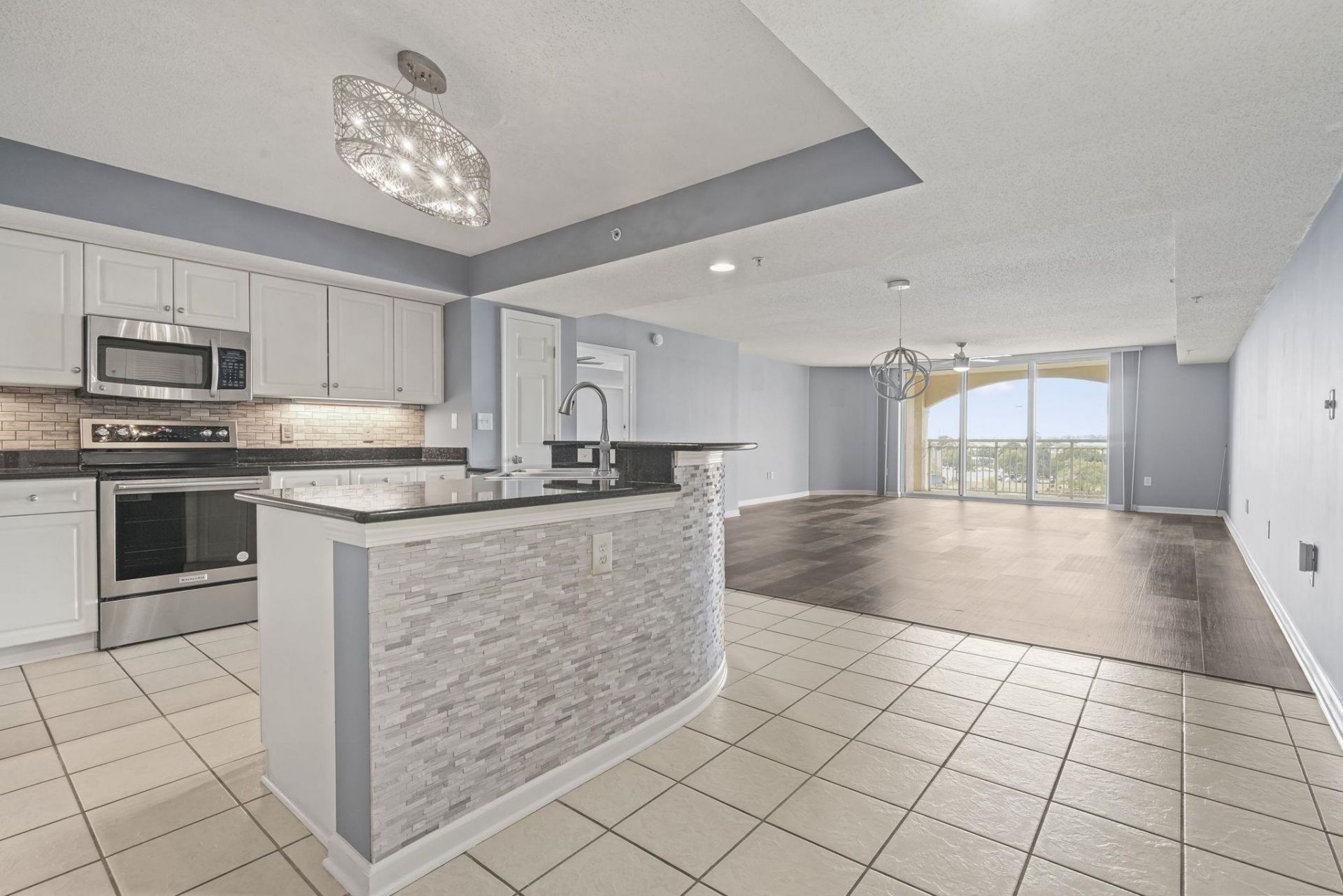 2151 Bridge View Ct. Photo 6