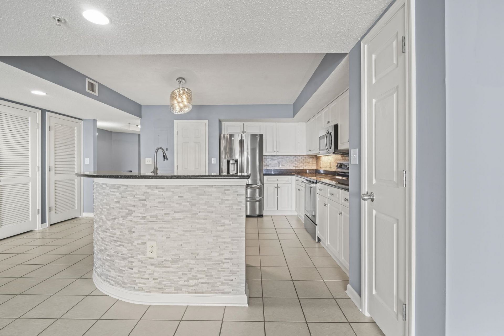 2151 Bridge View Ct. Photo 7