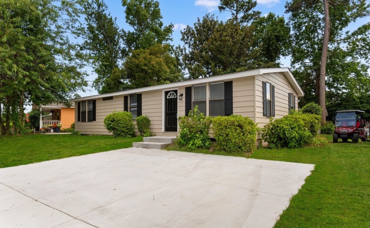 1109 Forest Dr. Photo 2