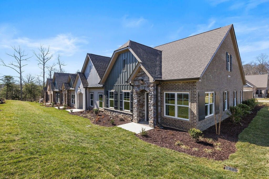 106 Founding Way , Unit 27, Lookout Mountain, GA 30750 Main Photo