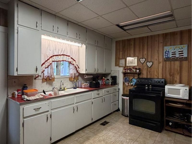 332 N 12th Street, Coshocton, OH 43812 Photo 5