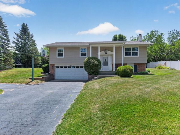 6423 Inverness Lane, Jackson, MI 49201
