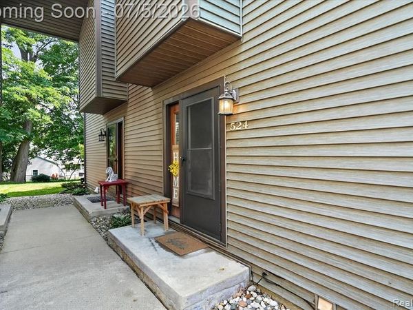 524 W Rockwell Street, Fenton, MI 48430