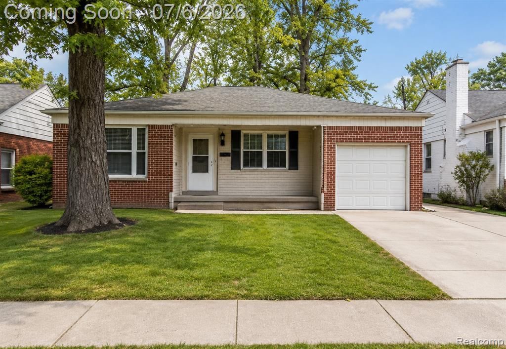 20882 Hawthorne Street, Harper Woods, MI 48225 Main Photo