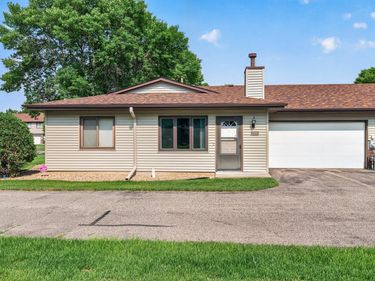 8500 S Maplebrook Circle, Brooklyn Park, MN 55445