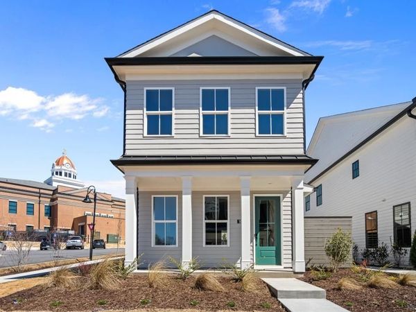 249 10th Street , Auburn, GA 30011