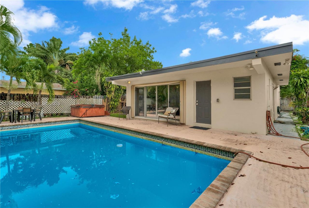 2827 Adams St, Hollywood, FL 33020 Photo