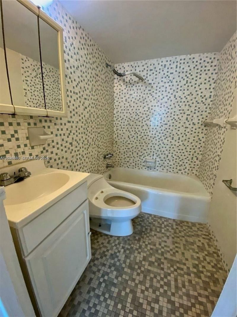 7545 E Treasure Dr , Unit 3I, North Bay Village, FL 33141 Photo
