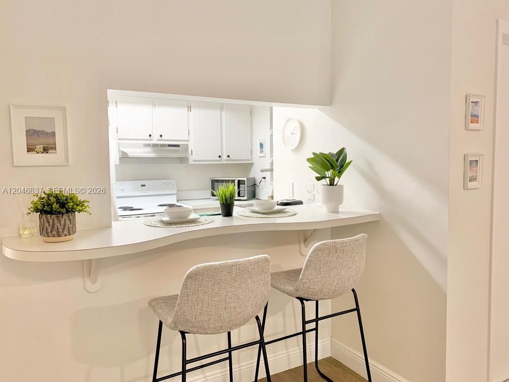 815 Middle River Dr , Unit 204, Fort Lauderdale, FL 33304 Photo