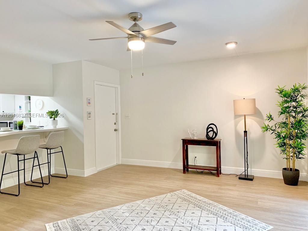815 Middle River Dr , Unit 204, Fort Lauderdale, FL 33304 Photo