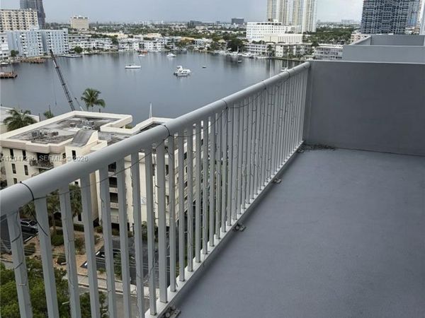 137 Golden Isles Dr , Unit 1212, Hallandale Beach, FL 33009