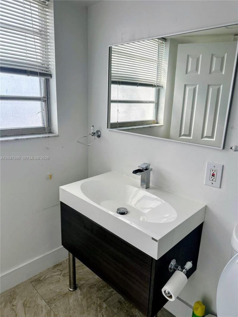 137 Golden Isles Dr , Unit 1212, Hallandale Beach, FL 33009 Photo