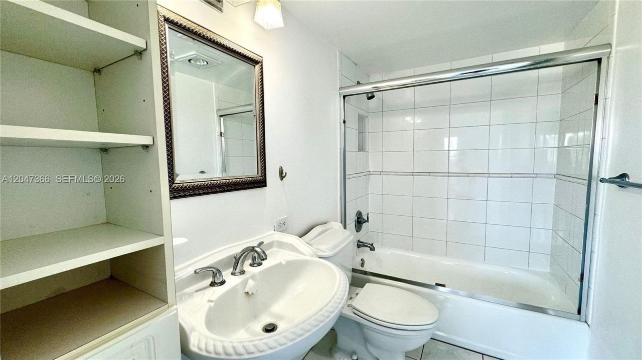 130 S Shore Dr , Unit 4B, Miami Beach, FL 33141 Photo