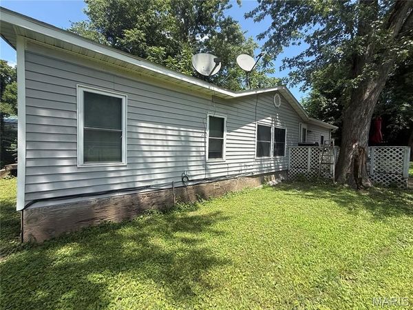 804 Walnut Street , Hannibal, MO 63401