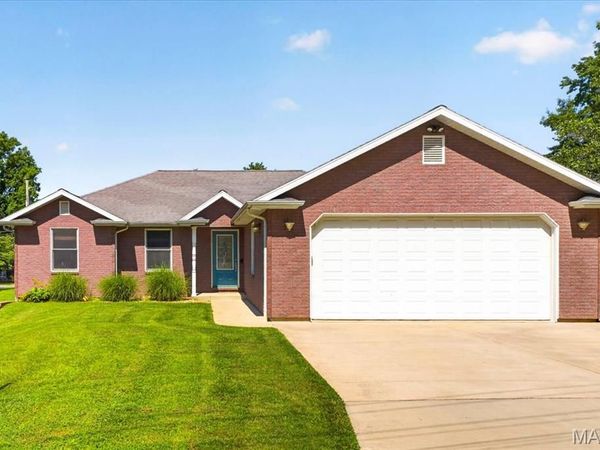 711 Morrison Avenue , Waterloo, IL 62298