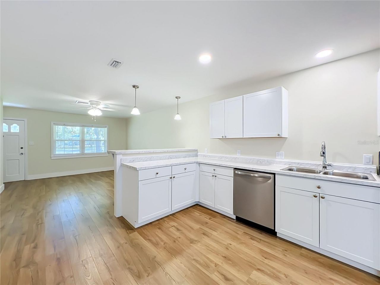 450 Liberty Avenue , Unit 3, Mount Dora, FL 32757 Photo