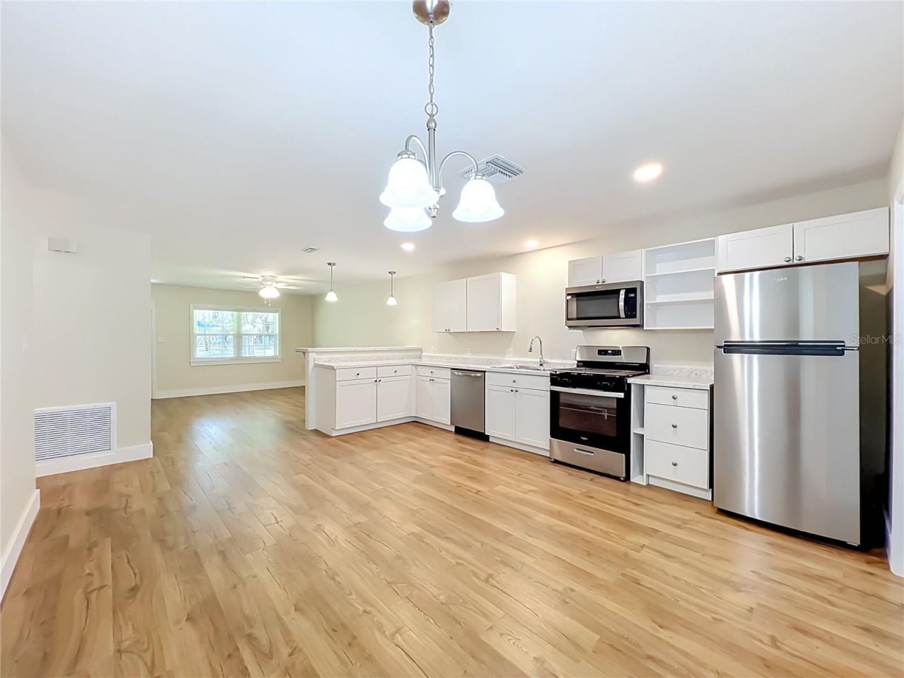450 Liberty Avenue , Unit 3, Mount Dora, FL 32757 Photo