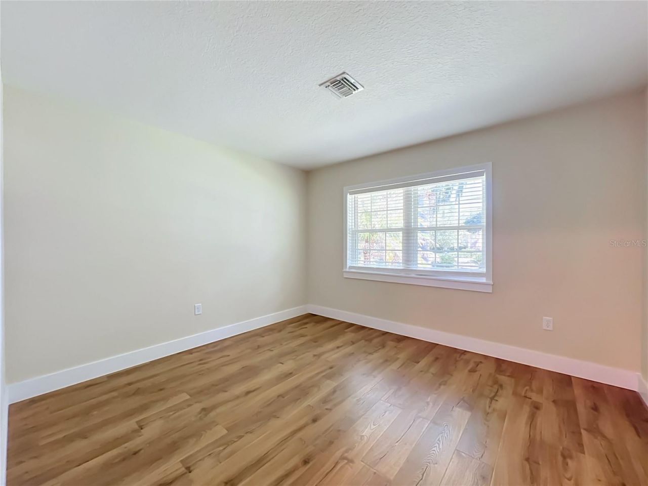 450 Liberty Avenue , Unit 3, Mount Dora, FL 32757 Photo