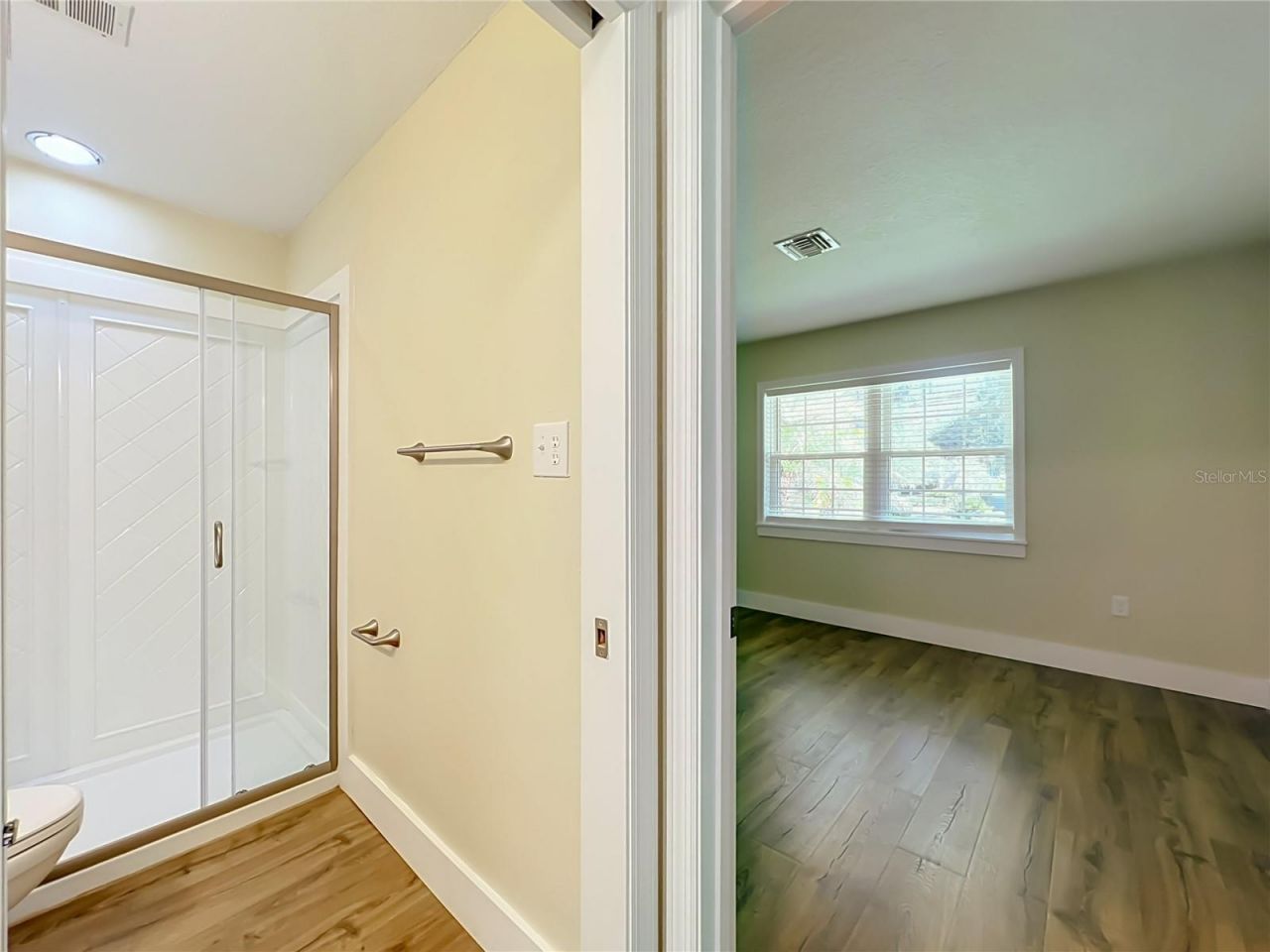 450 Liberty Avenue , Unit 3, Mount Dora, FL 32757 Photo