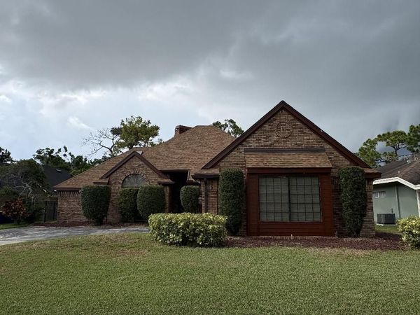10484 LONGWOOD DRIVE , SEMINOLE, FL 33777