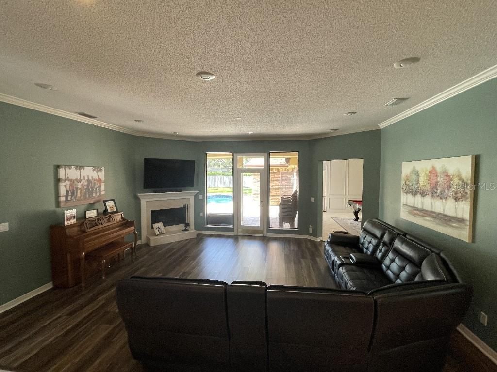 10484 Longwood Drive , Seminole, FL 33777 Photo
