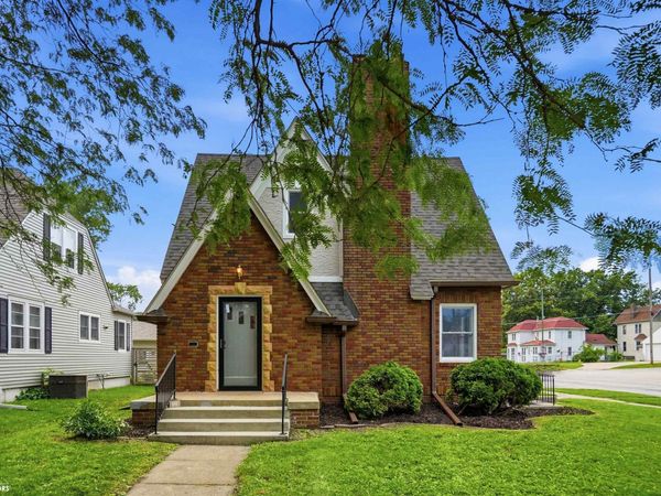 1134 10th Street, Nevada, IA 50201