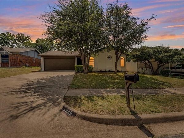 6548 Wooddale Drive, Watauga, TX 76148