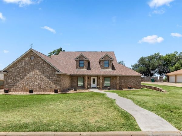 1111 S Ash, Archer City, TX 76351